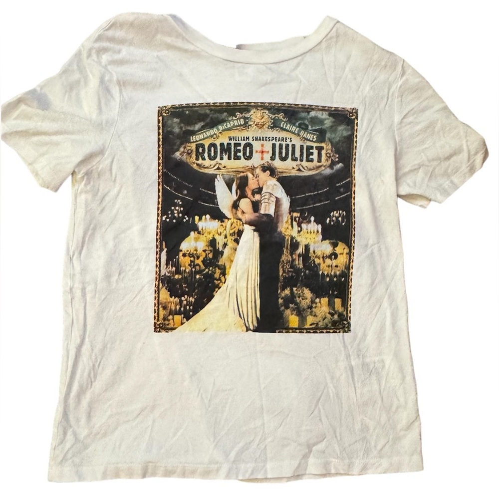 Romeo + Juliet H&M DIVIDED Tshirt